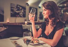 Cauti escorte din Iasi? Trucuri pentru a o alege pe cea mai buna