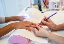 Cum poți folosi gelul de construcție pentru unghii cu oja semipermanentă?