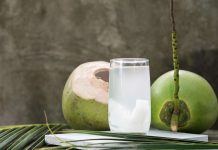 Beneficiile pentru sanatate ale apei de cocos