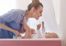 Igiena delicată a bebelușilor: Secretul pielii copiilor fericiți