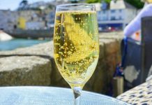 Șampanie în stil Classic, Blanc de Blancs sau Rosé: ce preferi?